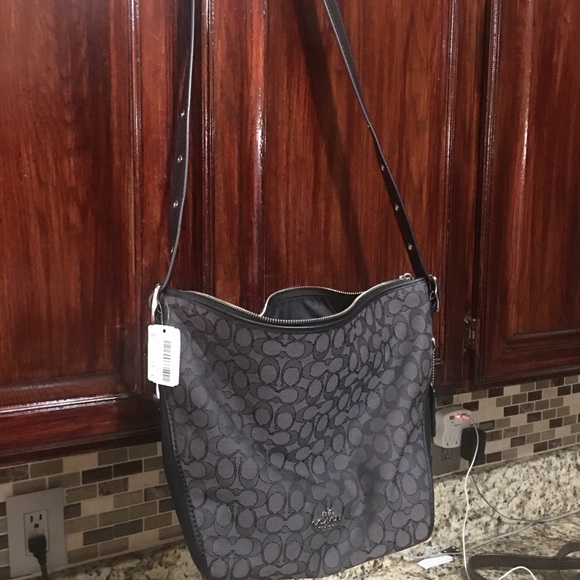 Coach new size medium It’s come with dust bag - Picture 3 of 4